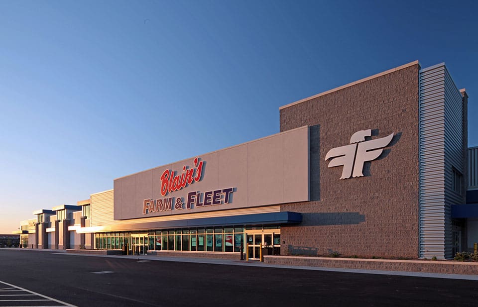Large Format Retail Foxarneson, Farm & Fleet Platteville Wi